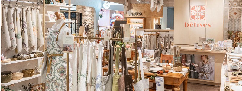 ���[���b�p�̃L�b�`�����e�[�u���G�݁ybetises�z���T�C�g